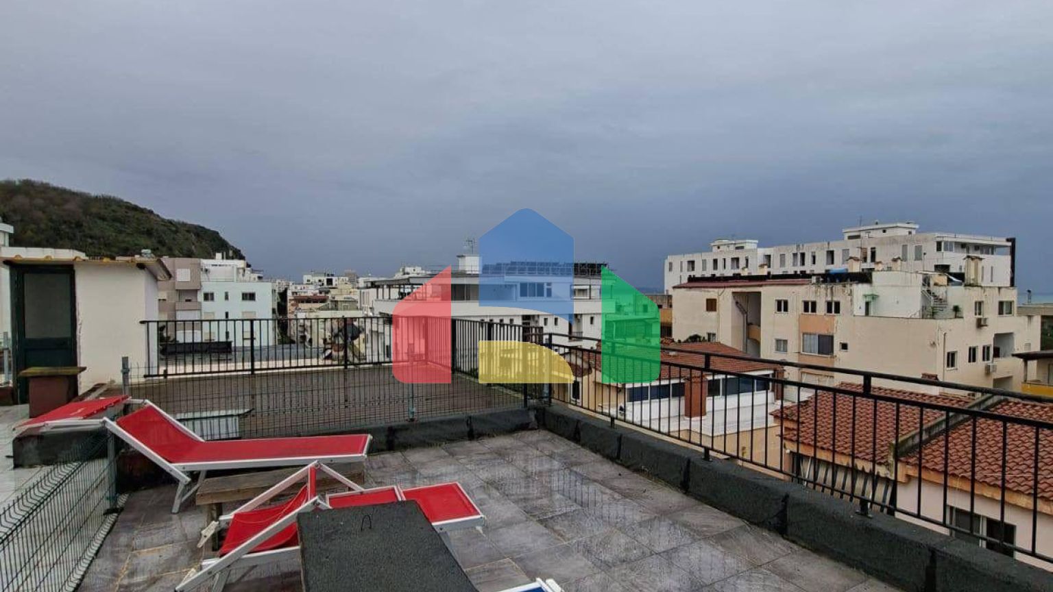 2+1 с балконом, р-н Шкемби, 100 м.кв