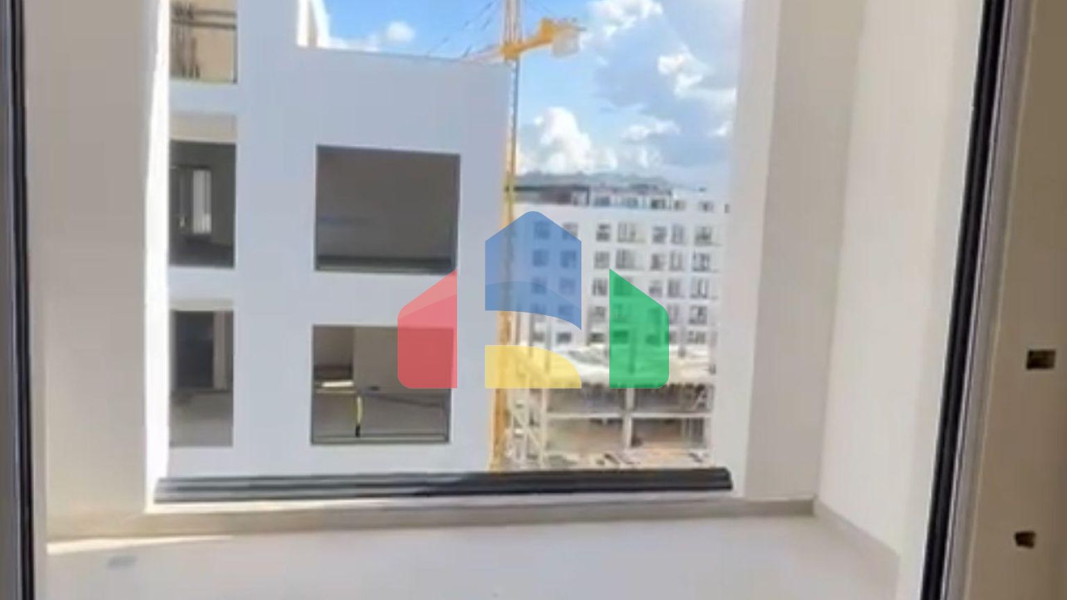 2+1 с балконом, Golem, 100 м.кв