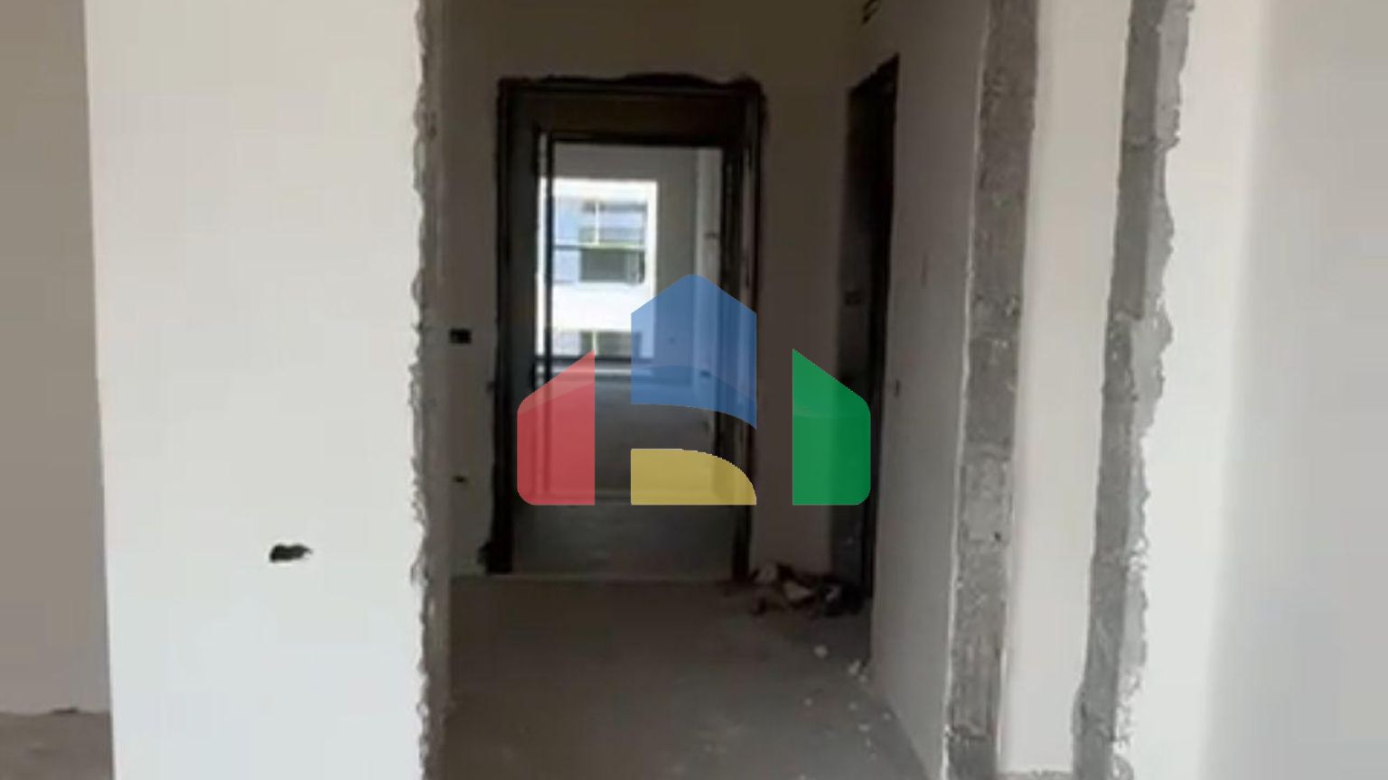 2+1 с балконом, Golem, 100 м.кв