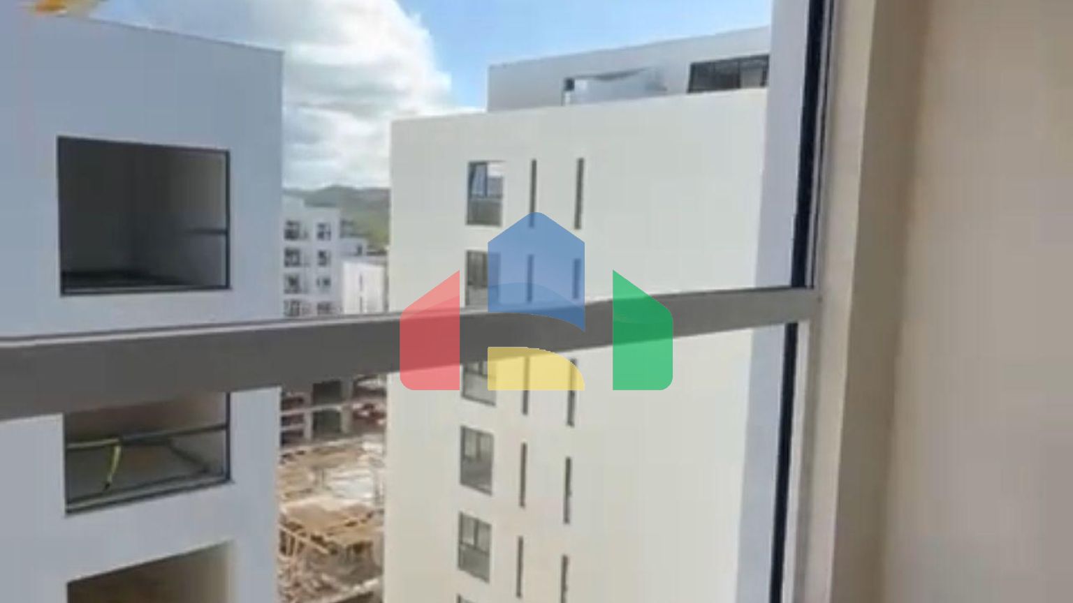 2+1 с балконом, Golem, 100 м.кв