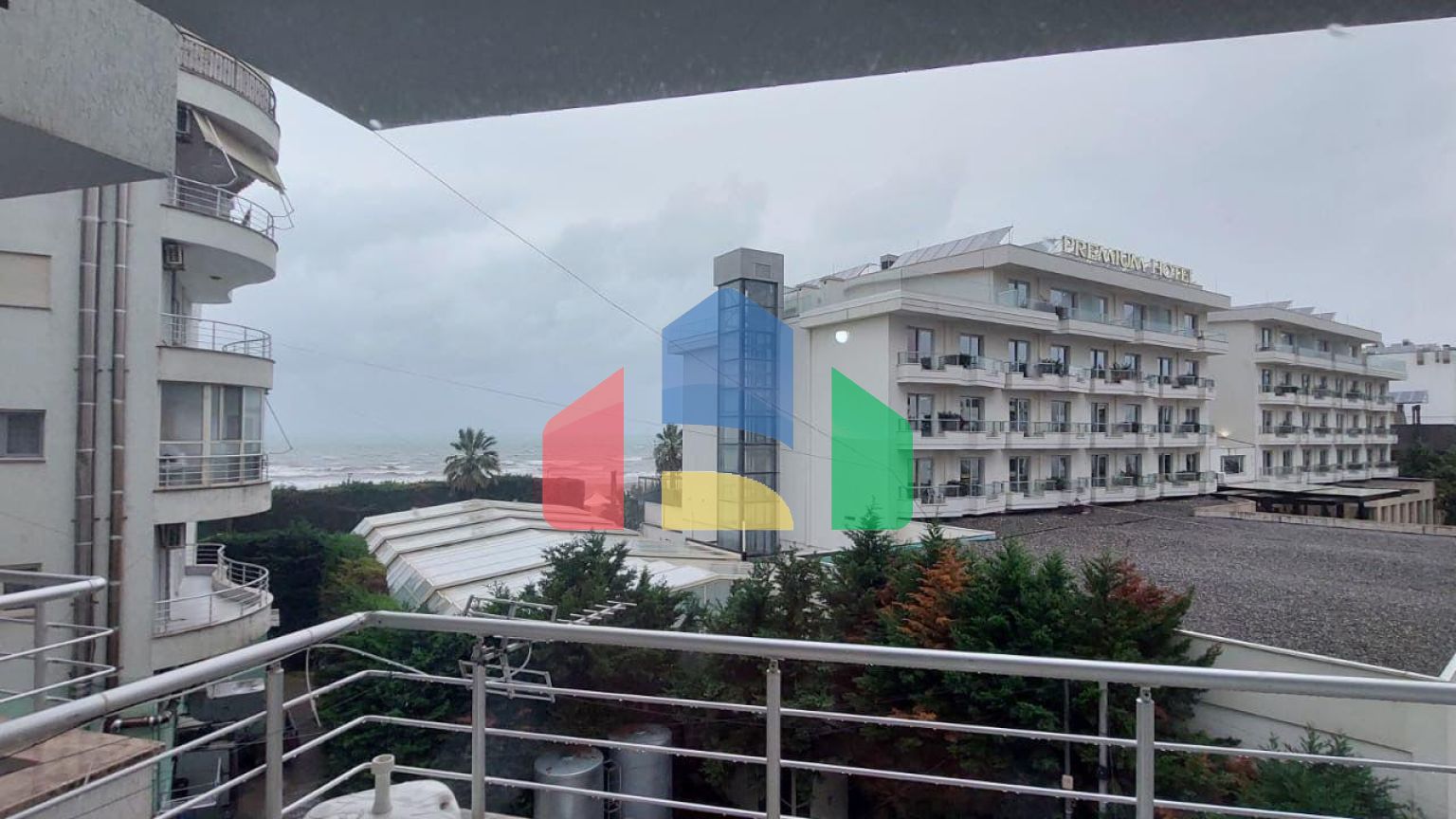 1+1 с балконом, Голем, 64 м.кв