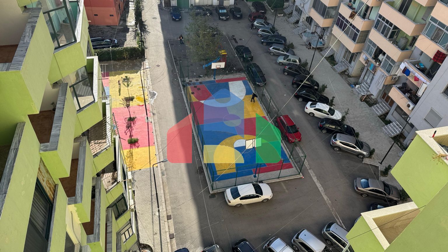 2+1 с балконом, р-н Пляж возле школы, 95 м.кв