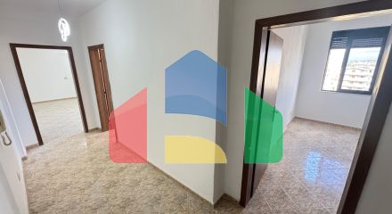 2+1 с балконом, р-н Пляж возле школы, 95 м.кв