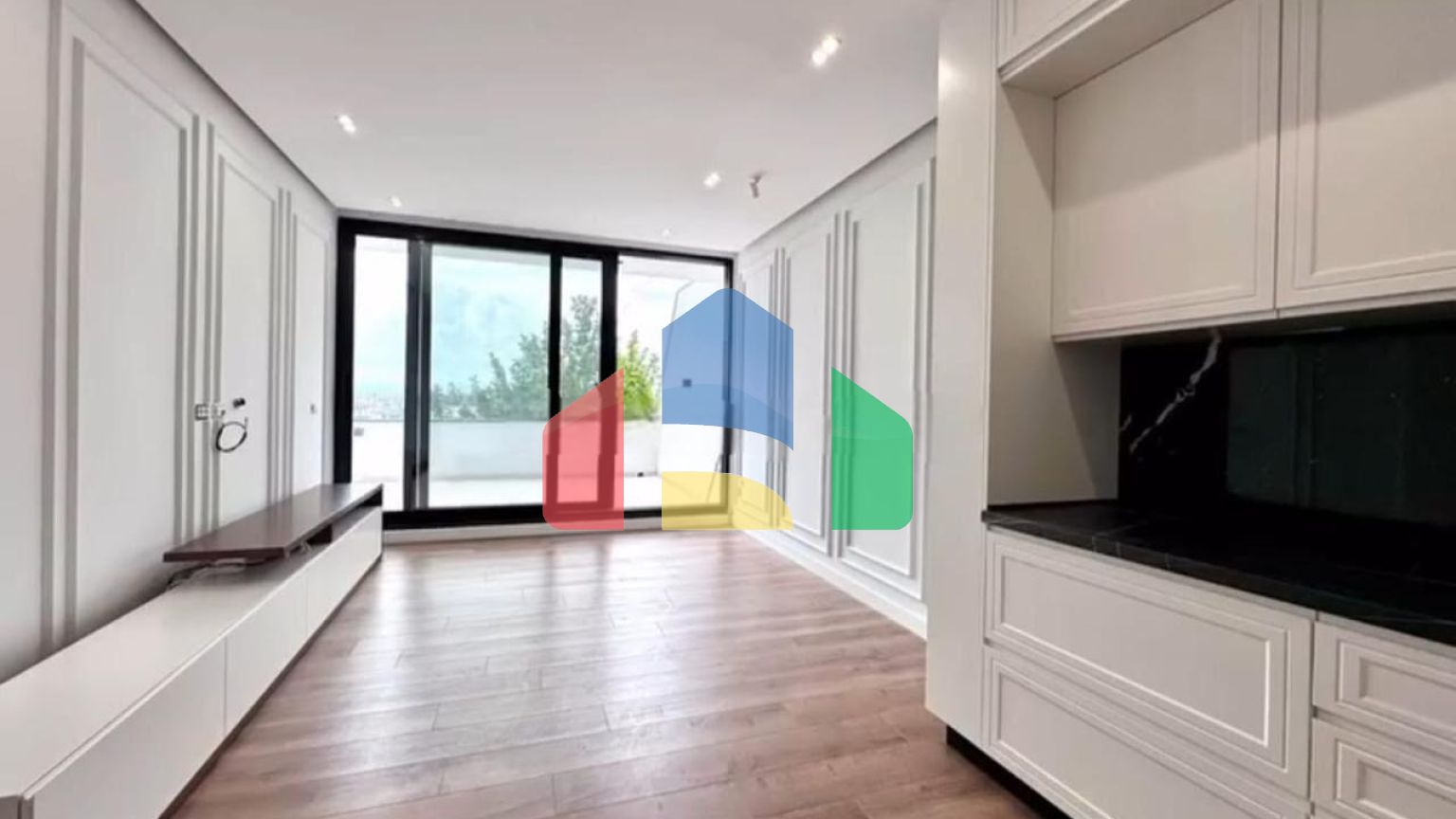 3+1 с терассой, р-н Пляж, 150 м.кв