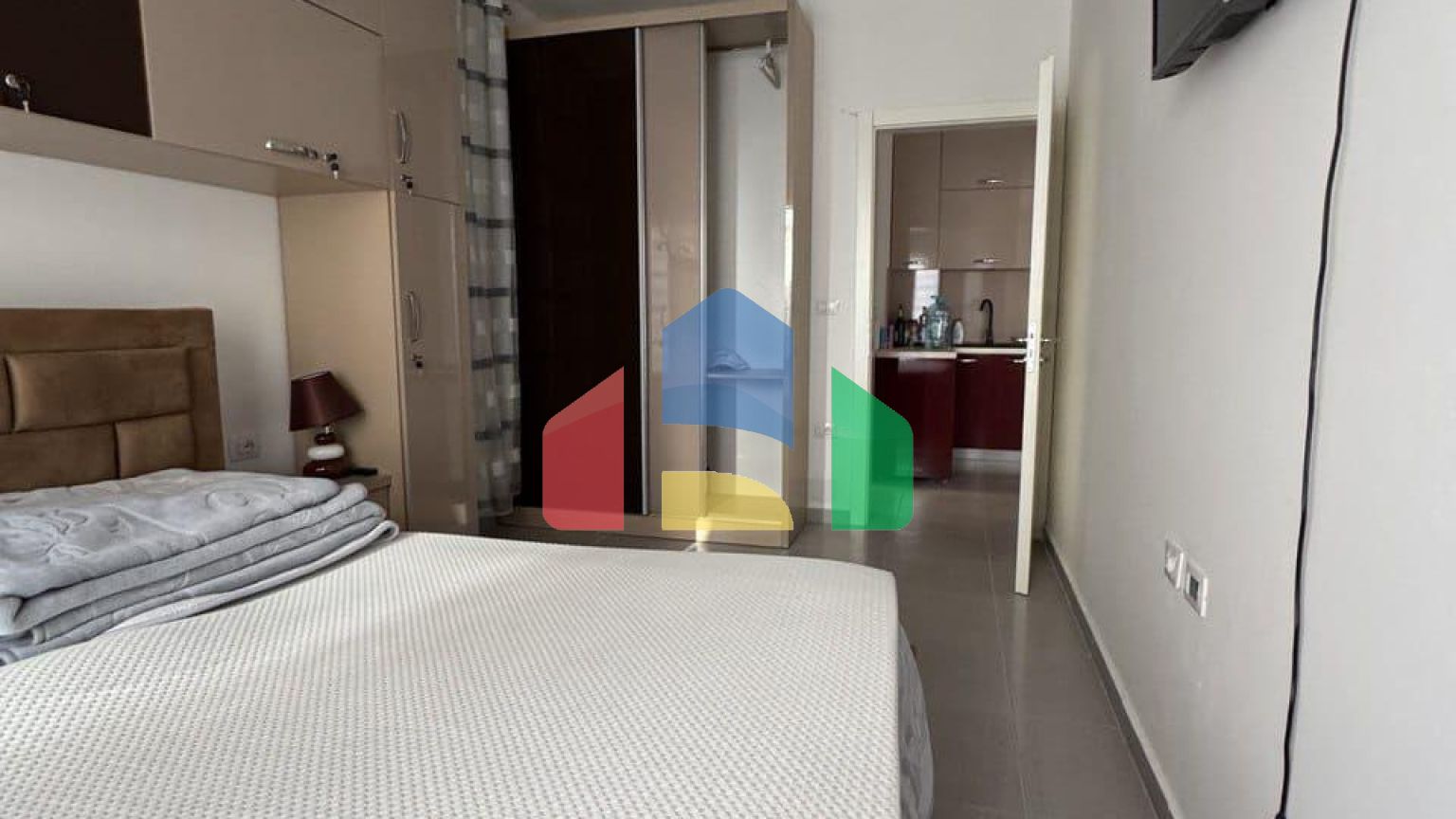 1+1 с гаражом, р-н Черрет, 55 м.кв 