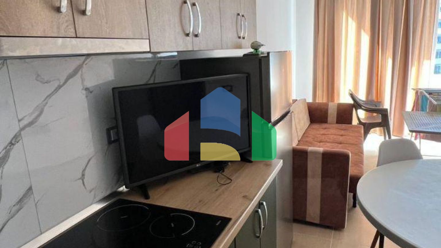 1+1 с балконом, р-н Черрет, 39.33 м.кв 