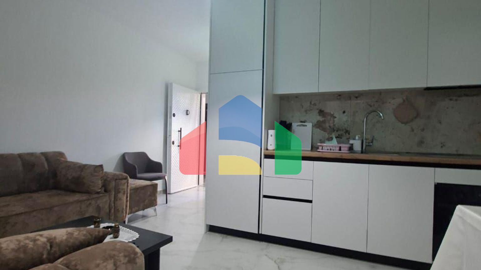 1+1 с ремонтом, Шкемби возле отеля Majestic, 40 м.кв