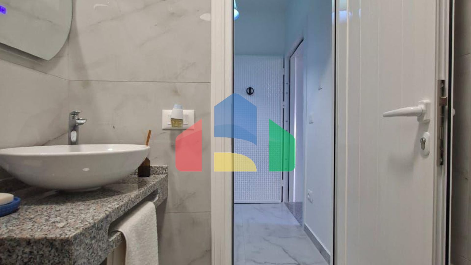 1+1 с ремонтом, Шкемби возле отеля Majestic, 40 м.кв