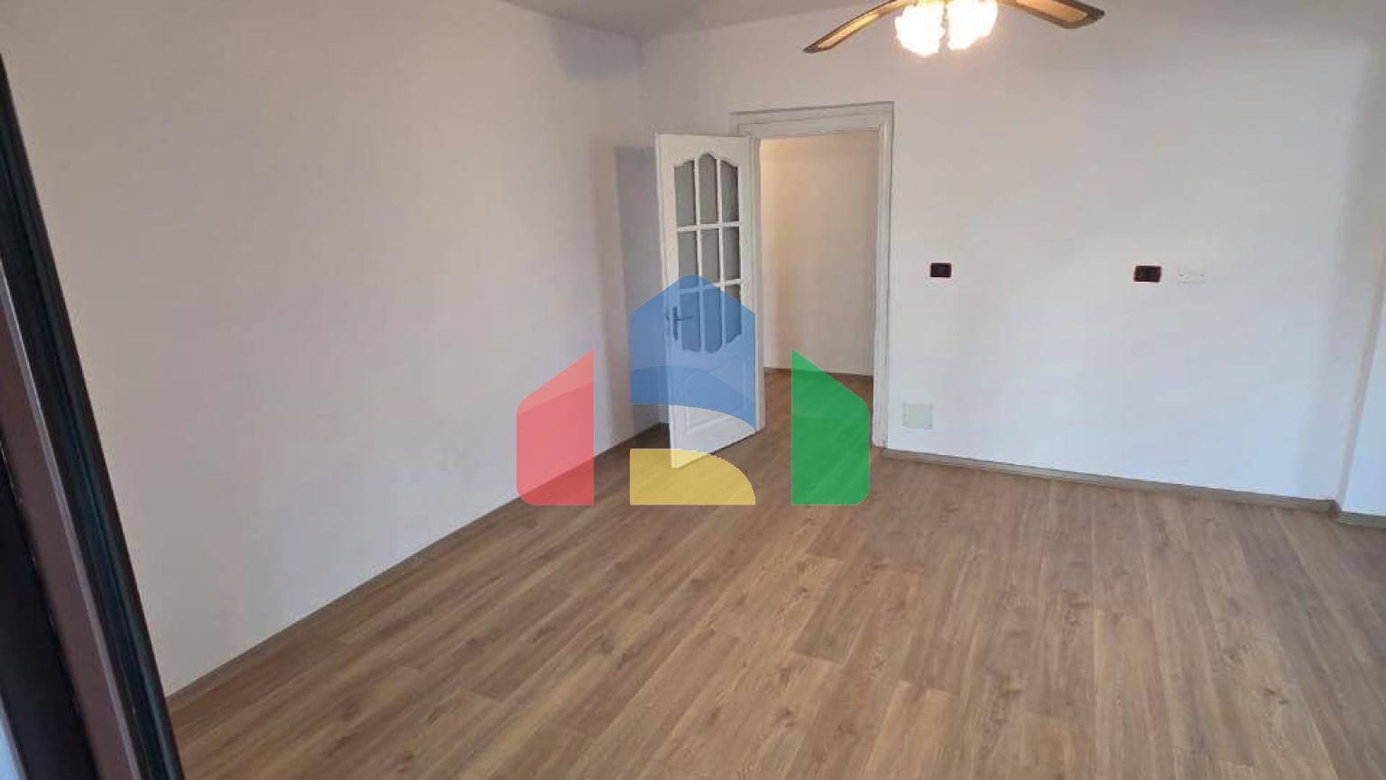 2+1 с двумя балконами, Центр, 85 м.кв