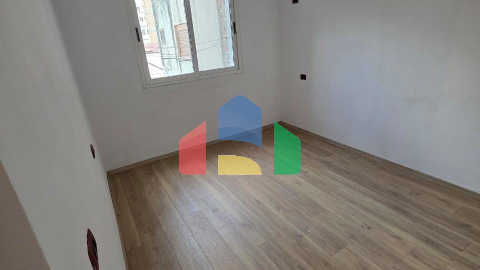 2+1 с двумя балконами, Центр, 85 м.кв