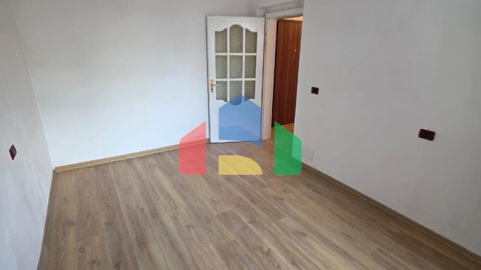 2+1 с двумя балконами, Центр, 85 м.кв