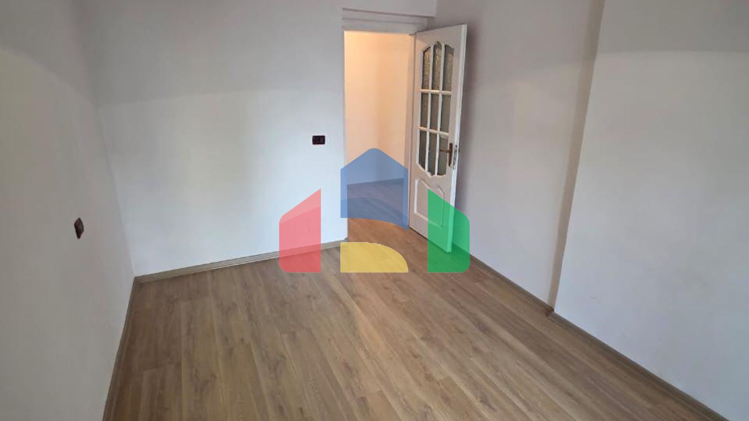 2+1 с двумя балконами, Центр, 85 м.кв