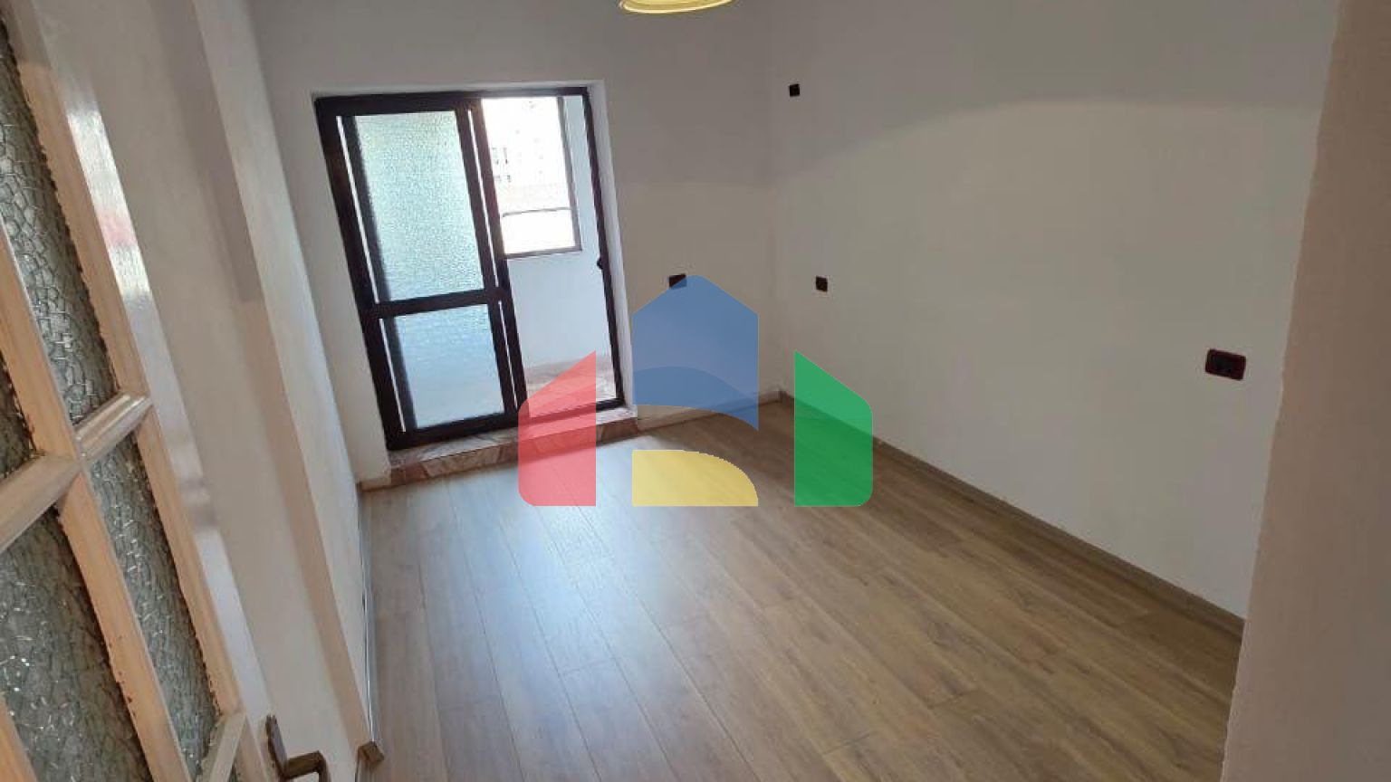 2+1 с двумя балконами, Центр, 85 м.кв