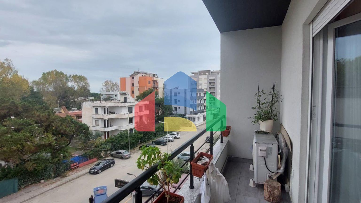 2+1+2 с балконом, р-н Пляж, Illiria, 91 м.кв