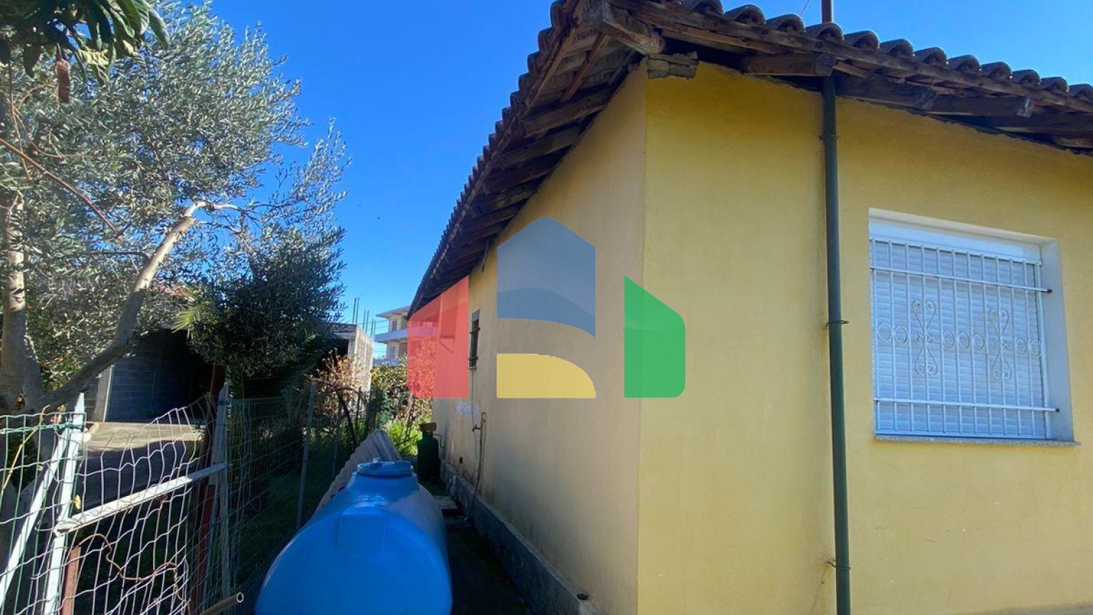 Дом с участком, Пляж, 130 м.кв. и 500 м.кв. земля