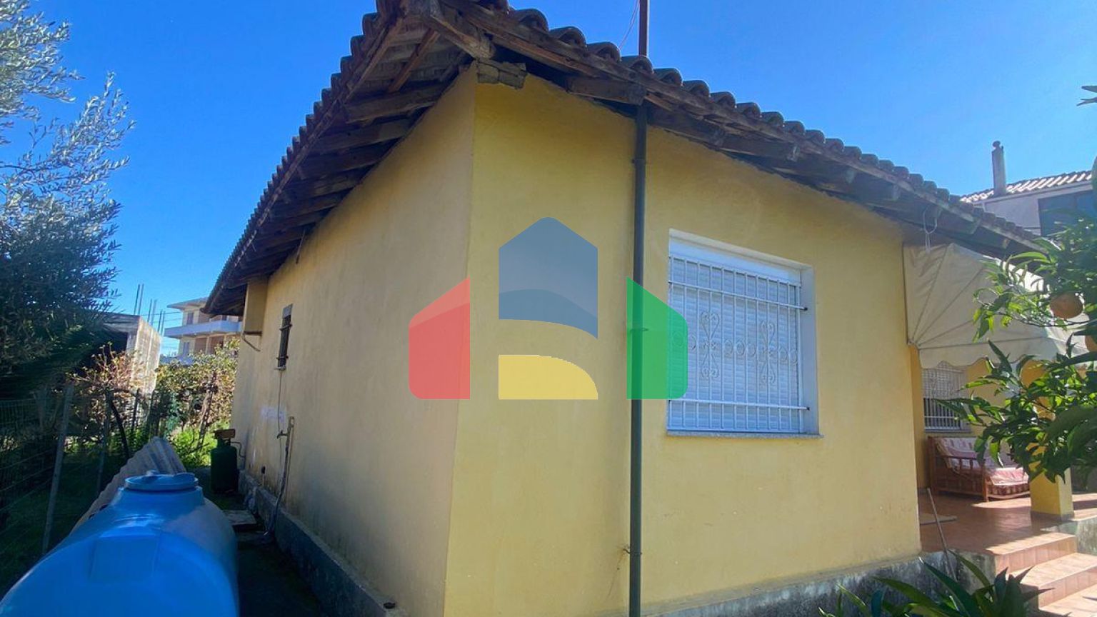 Дом с участком, Пляж, 130 м.кв. и 500 м.кв. земля