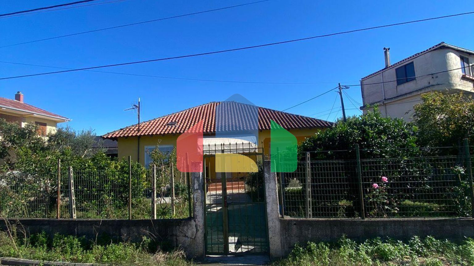 Дом с участком, Пляж, 130 м.кв. и 500 м.кв. земля