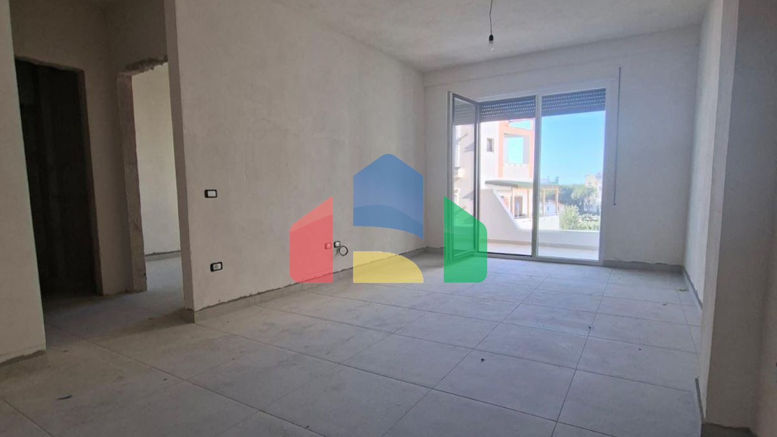 1+1 с балконом, Мали Робит, 62,5 м.кв