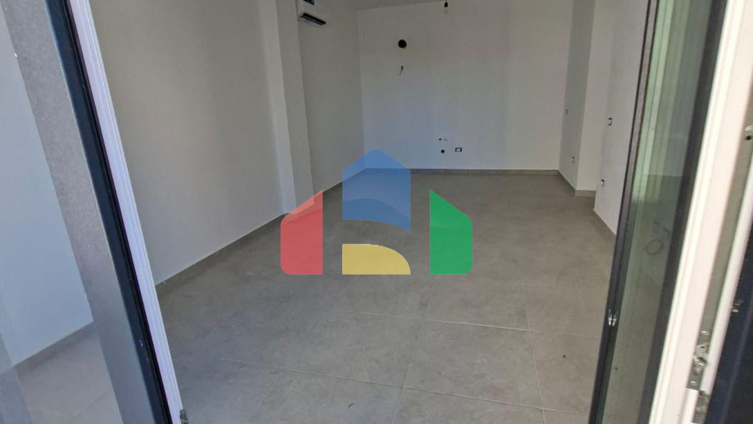 1+1 с балконом, Мали Робит, 62,5 м.кв