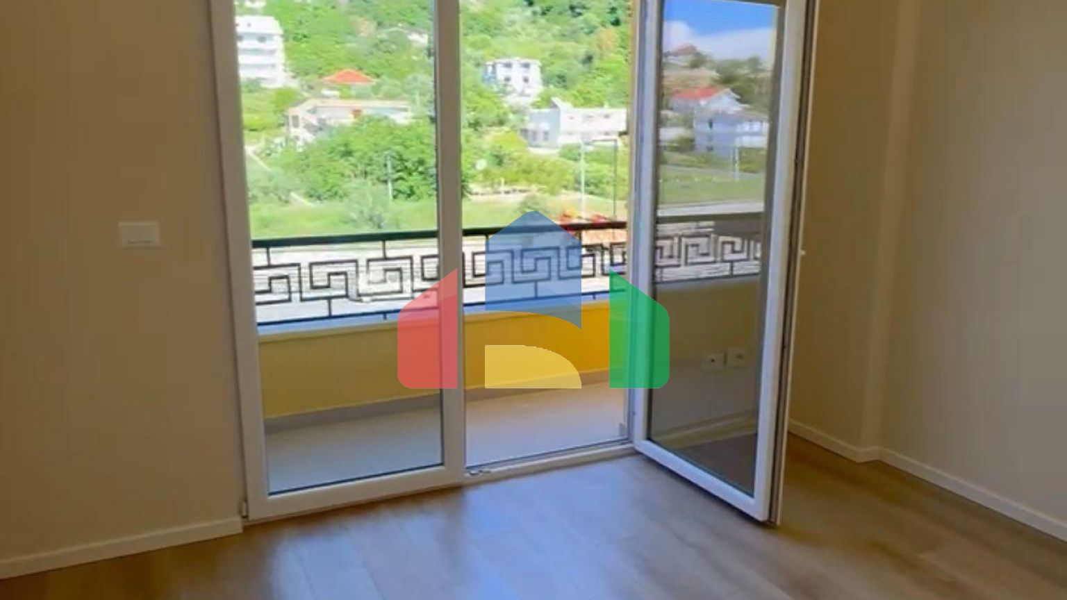 1+1 с террасой, Шкемби Кавая возле отеля Majestic, 51 м.кв + 35 м.кв терассы