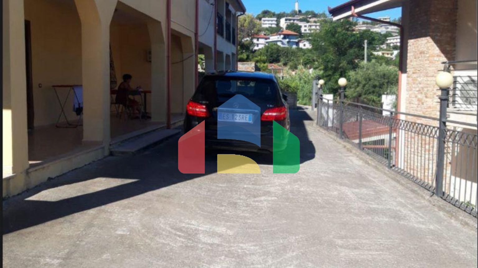 Дом с участком, возле Вилла Зогу, 260 м.кв и 444 м.кв.