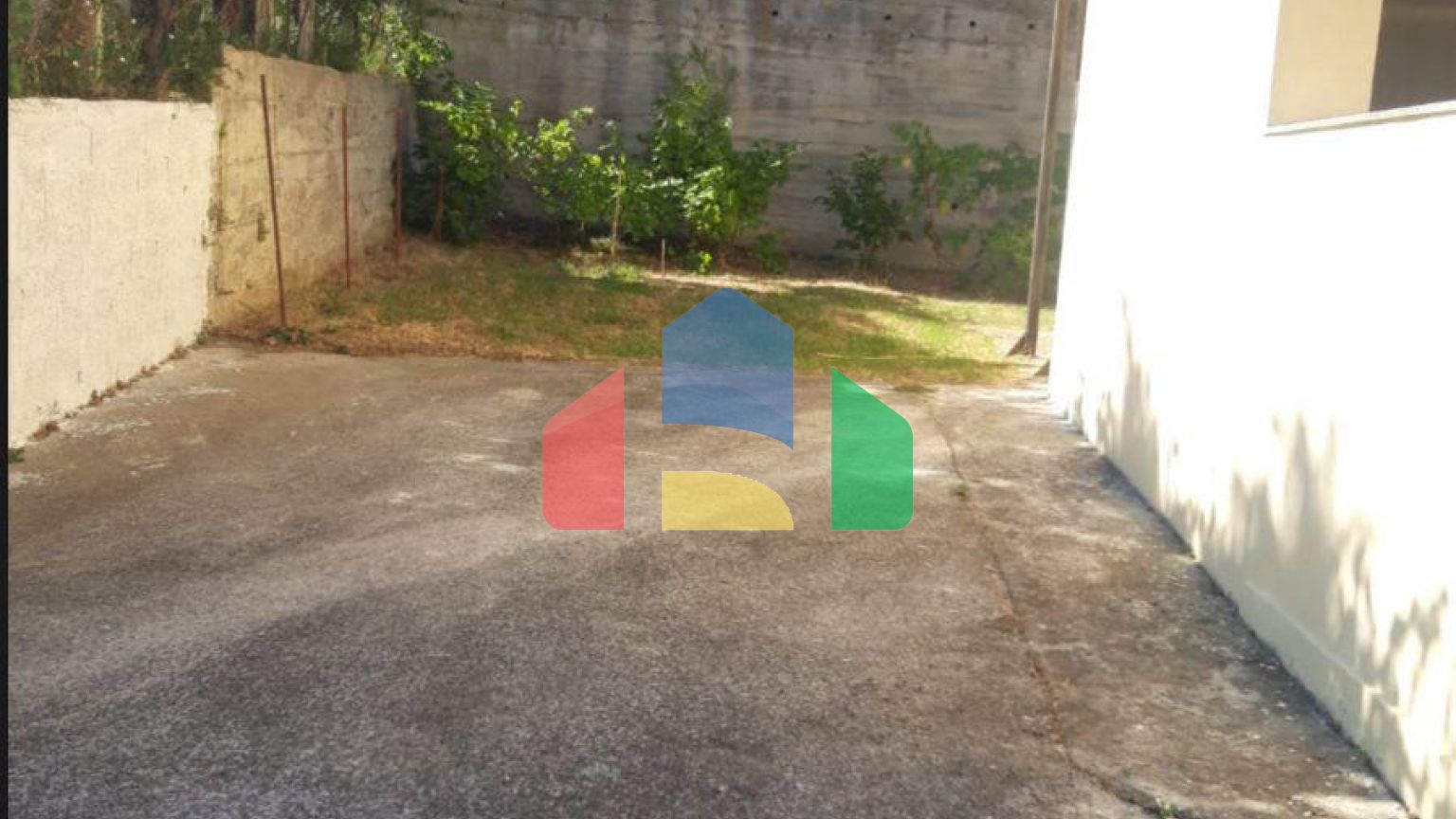 Дом с участком, возле Вилла Зогу, 260 м.кв и 444 м.кв.