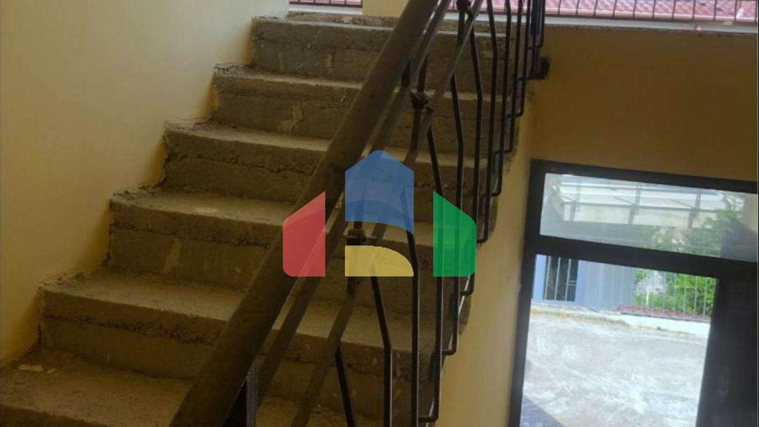 Дом с участком, возле Вилла Зогу, 260 м.кв и 444 м.кв.