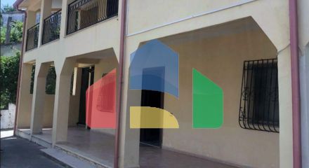 Дом с участком, возле Вилла Зогу, 260 м.кв и 444 м.кв.