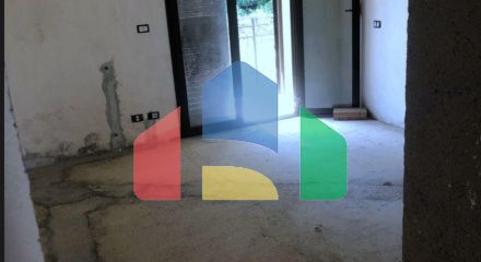 Дом с участком, возле Вилла Зогу, 260 м.кв и 444 м.кв.