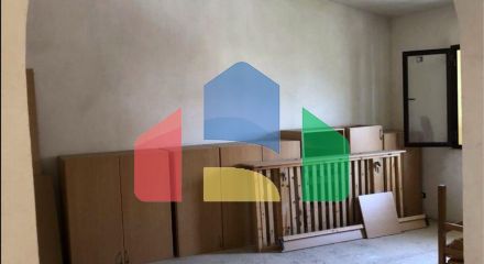 Дом с участком, возле Вилла Зогу, 260 м.кв и 444 м.кв.