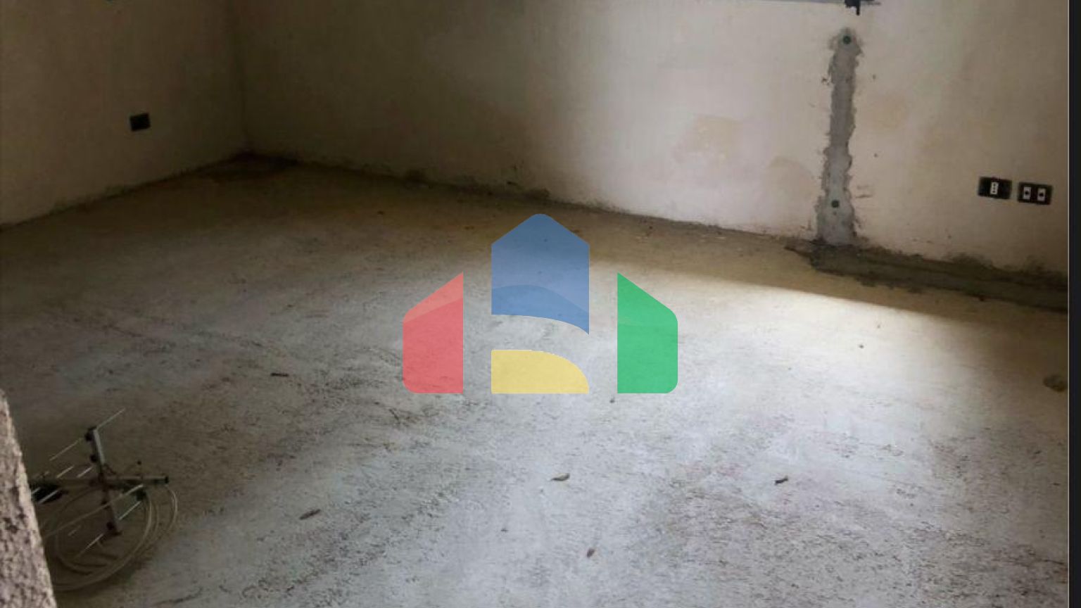 Дом с участком, возле Вилла Зогу, 260 м.кв и 444 м.кв.