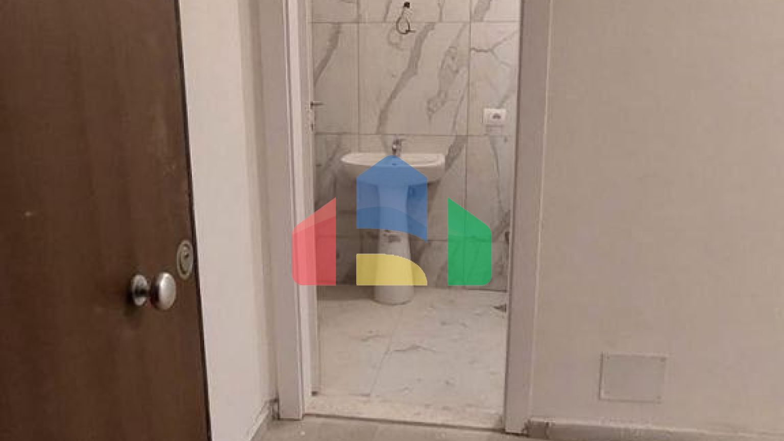 3+1 с балконом, Центр возле Порта, 125 м.кв