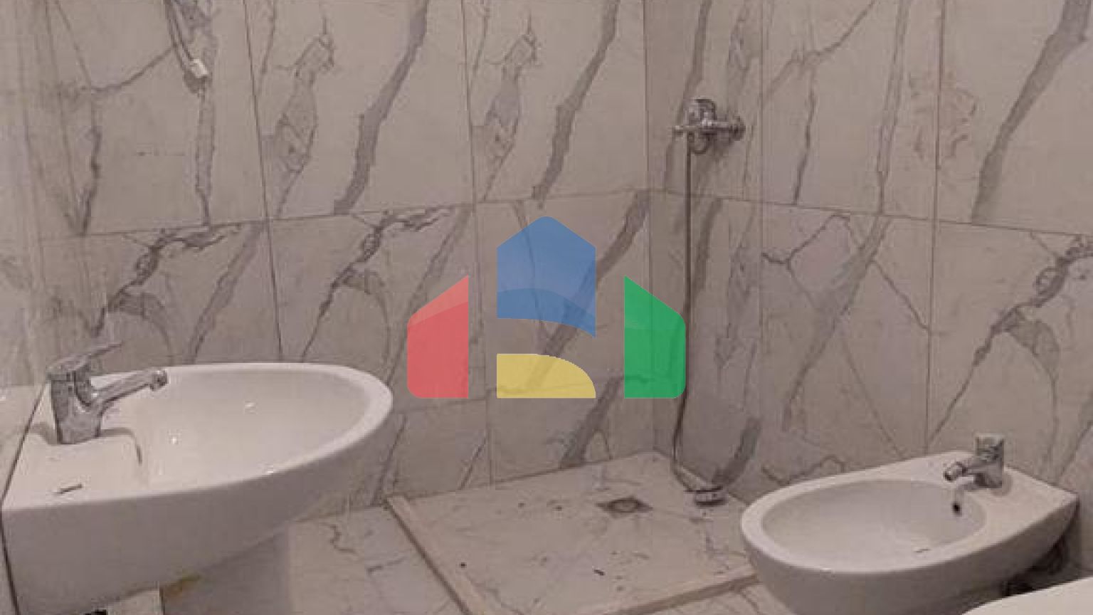 3+1 с балконом, Центр возле Порта, 125 м.кв