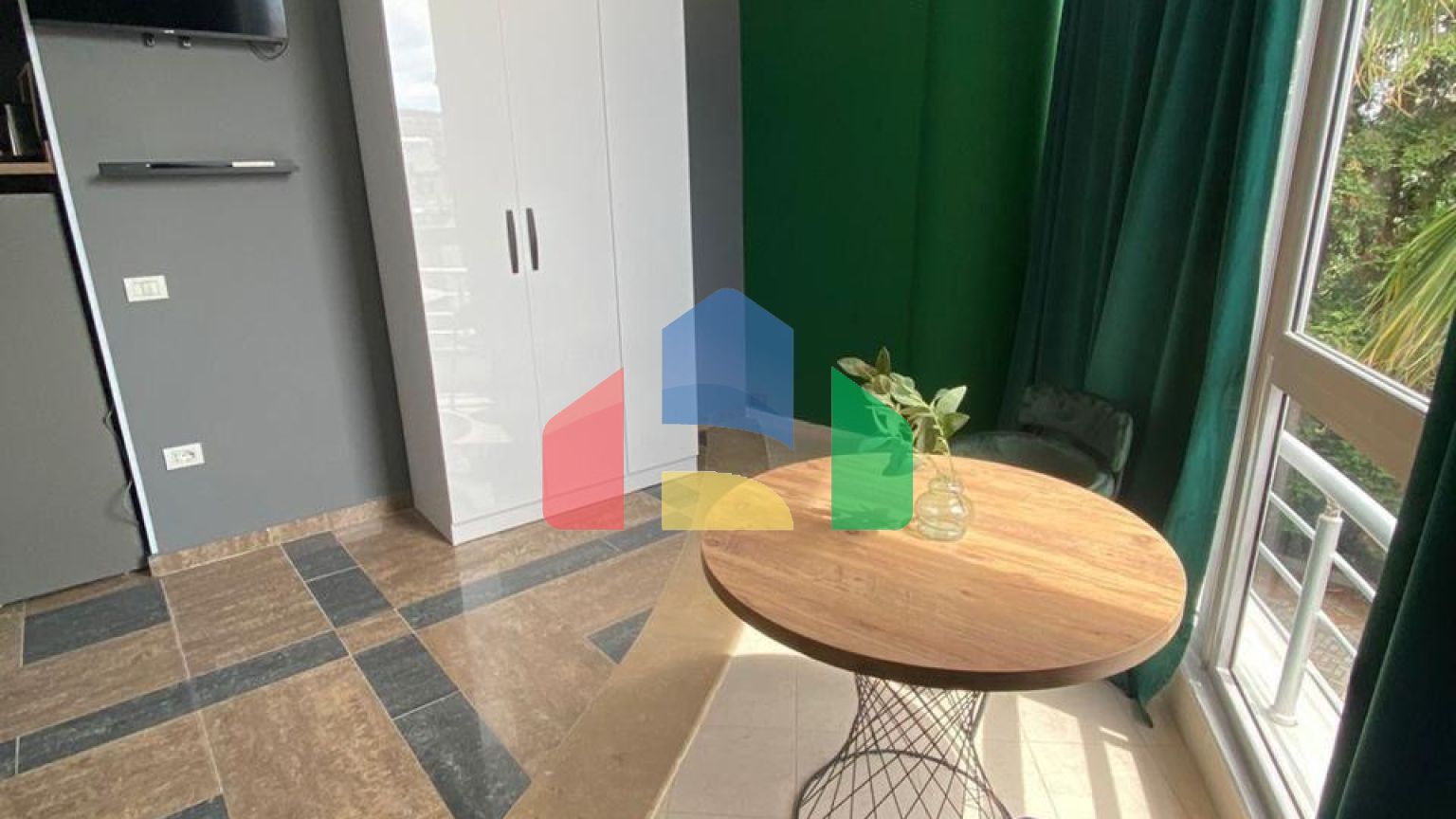 Студия полностью укомплектованая, район Пляж, 35.8 м.кв