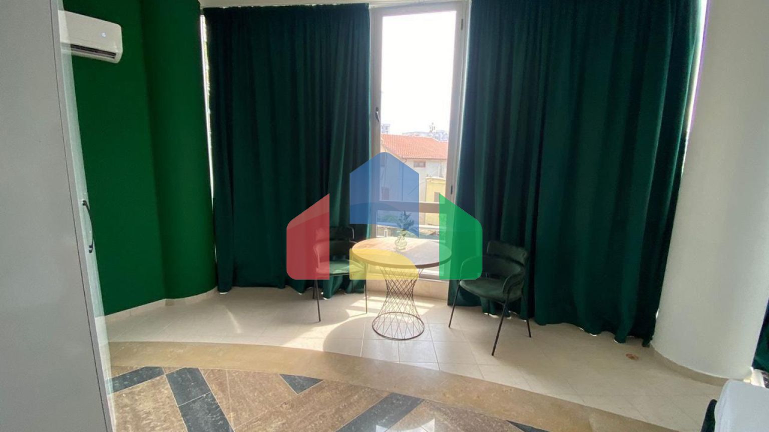 Студия полностью укомплектованая, район Пляж, 35.8 м.кв