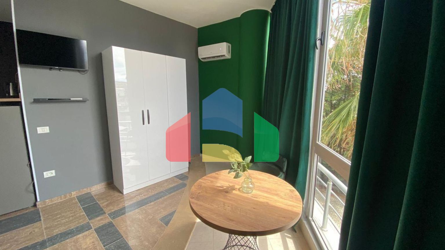 Студия полностью укомплектованая, район Пляж, 35.8 м.кв