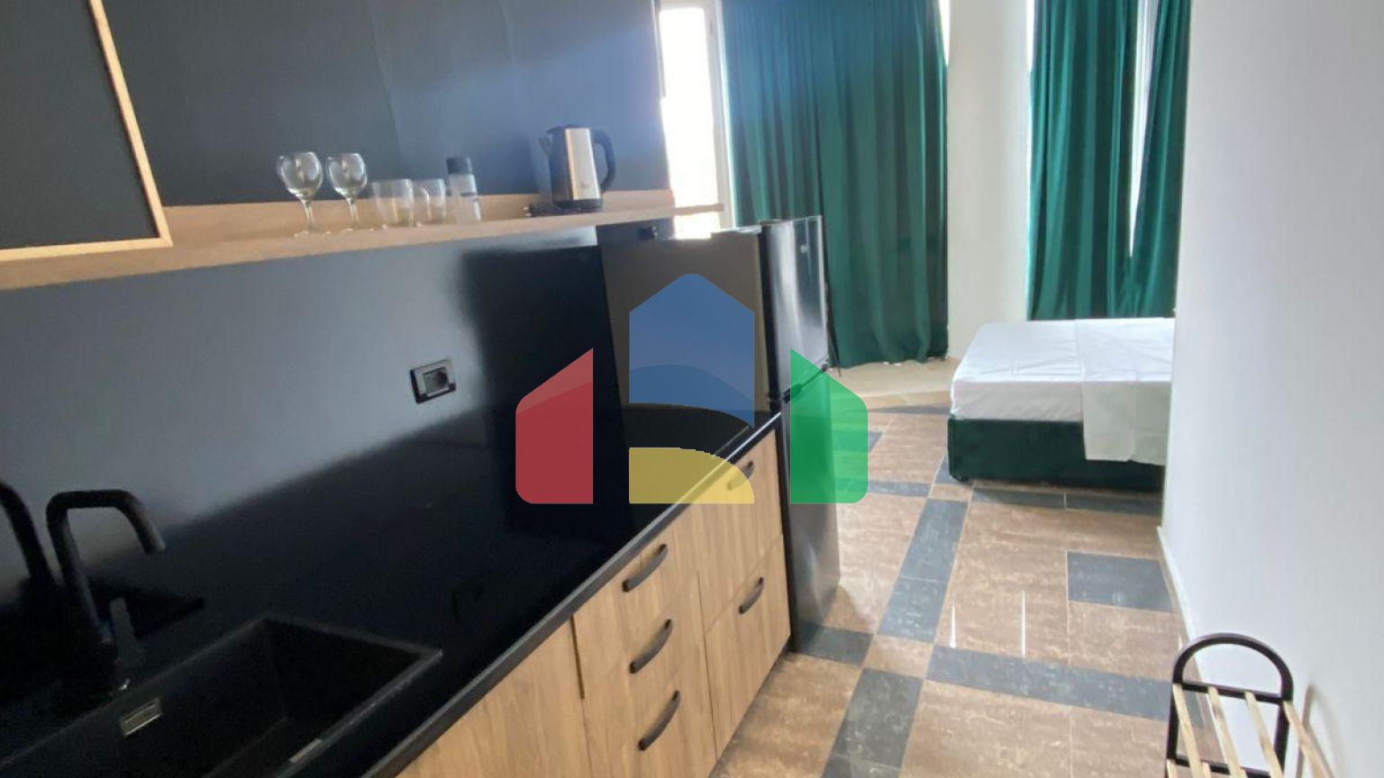 Студия полностью укомплектованая, район Пляж, 35.8 м.кв