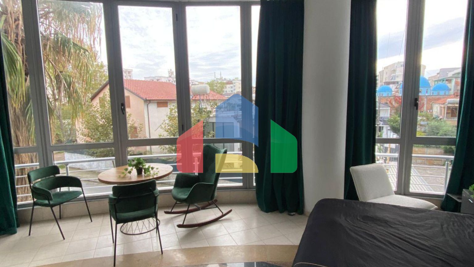 Студия полностью укомплектованая, район Пляж, 35.8 м.кв