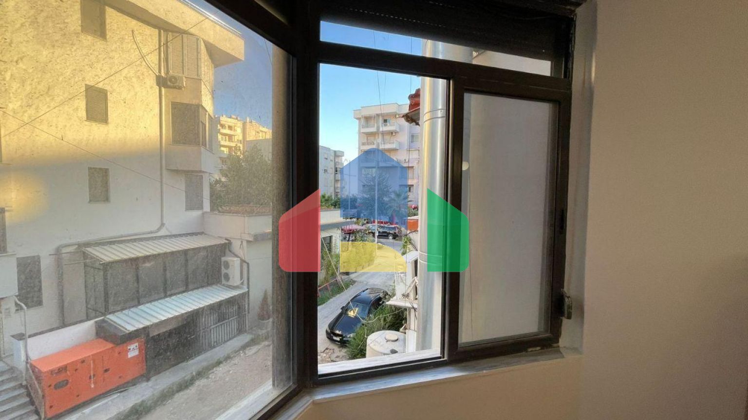 1+1 с балконом, район Пляж возле Diambe, 56 м.кв