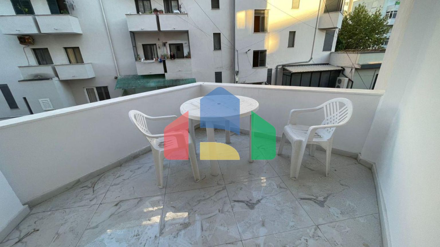 1+1 с балконом, район Пляж возле Diambe, 56 м.кв