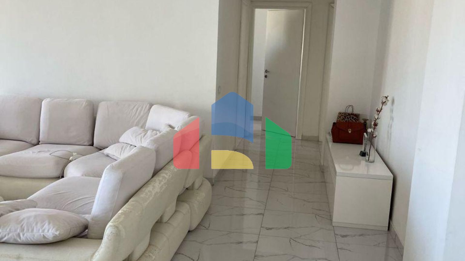 2+1 с балконом, р-н Шкемби в доме Колизей, 143 м.кв