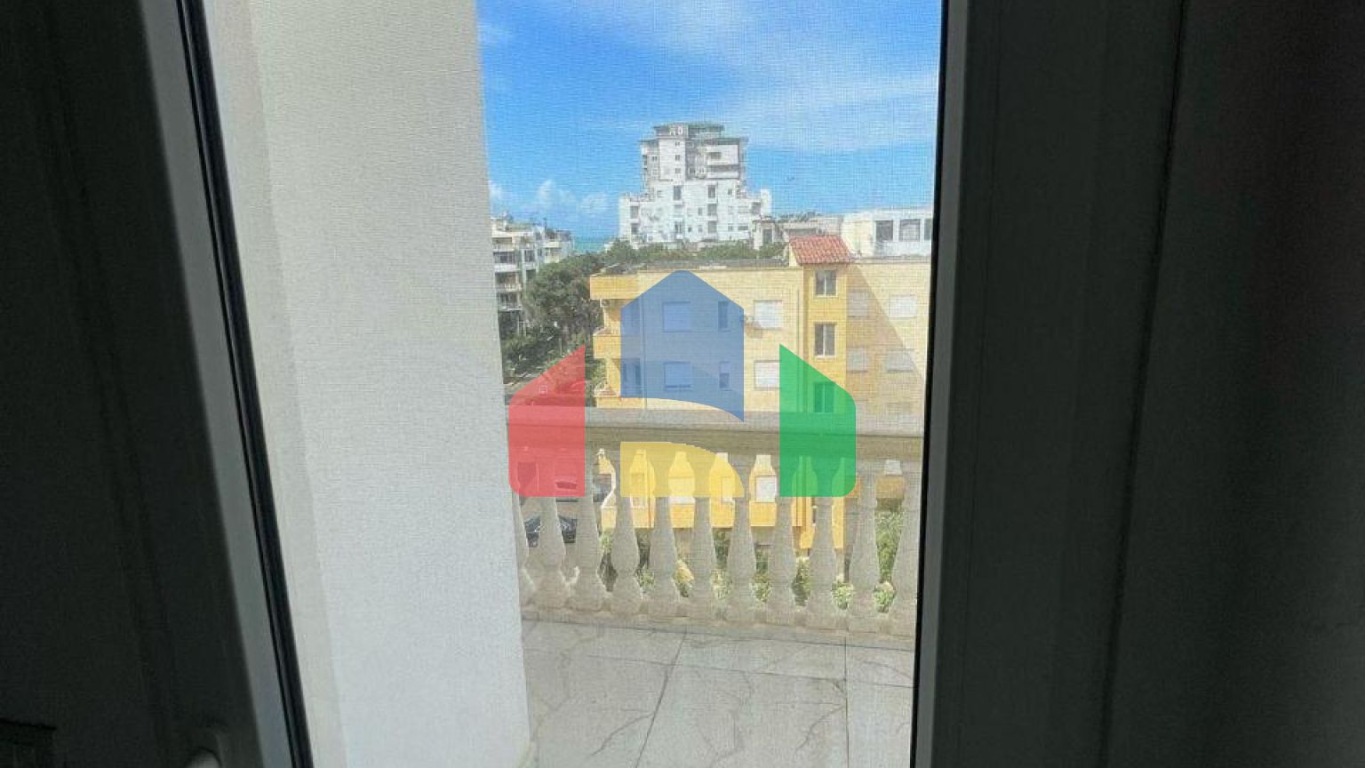 2+1 с балконом, р-н Шкемби в доме Колизей, 143 м.кв