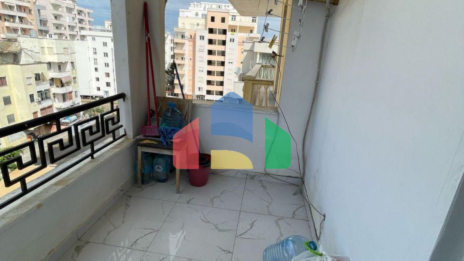 2+1 с балконом, р-н Шкемби в доме Колизей, 143 м.кв