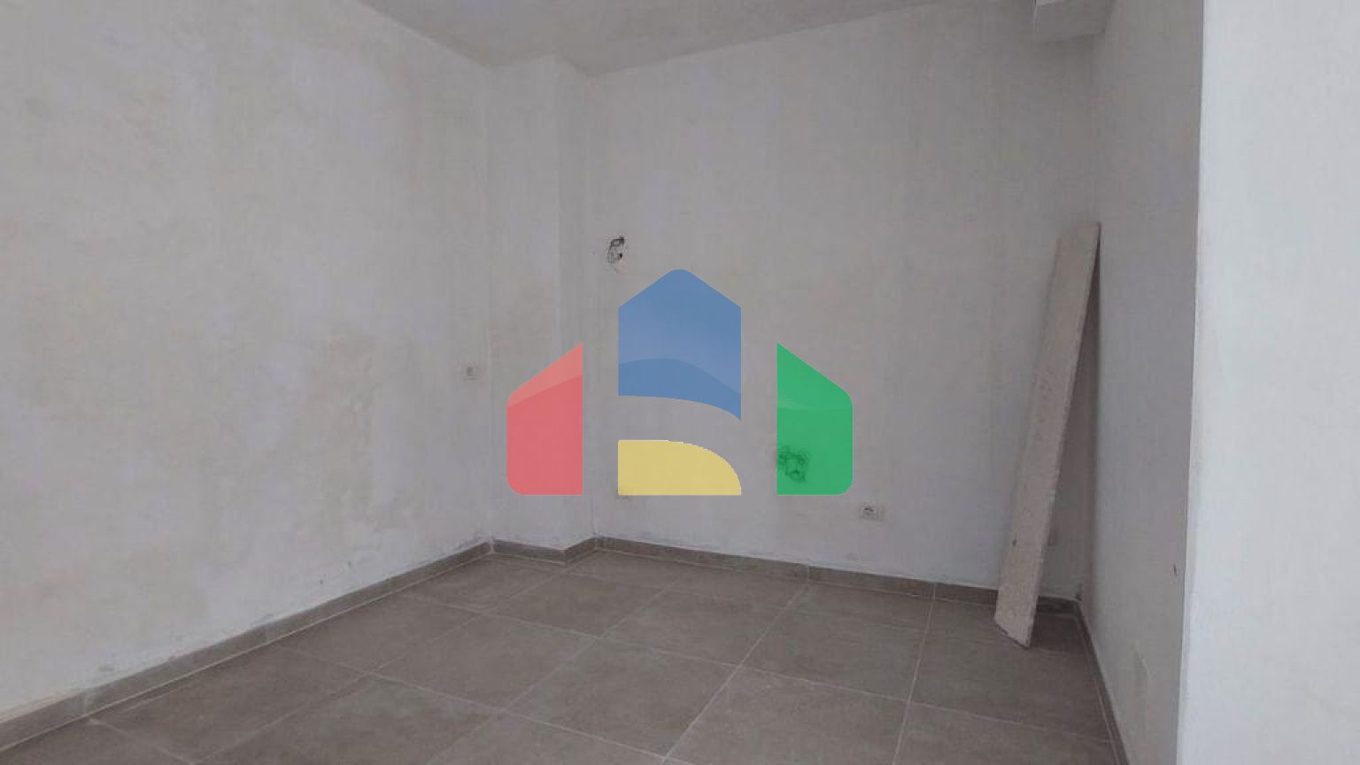 2+1 с балконом, р-н Голем, 89 м.кв