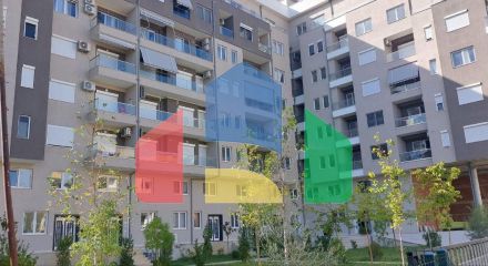 2+1 с балконом, р-н Голем, 89 м.кв