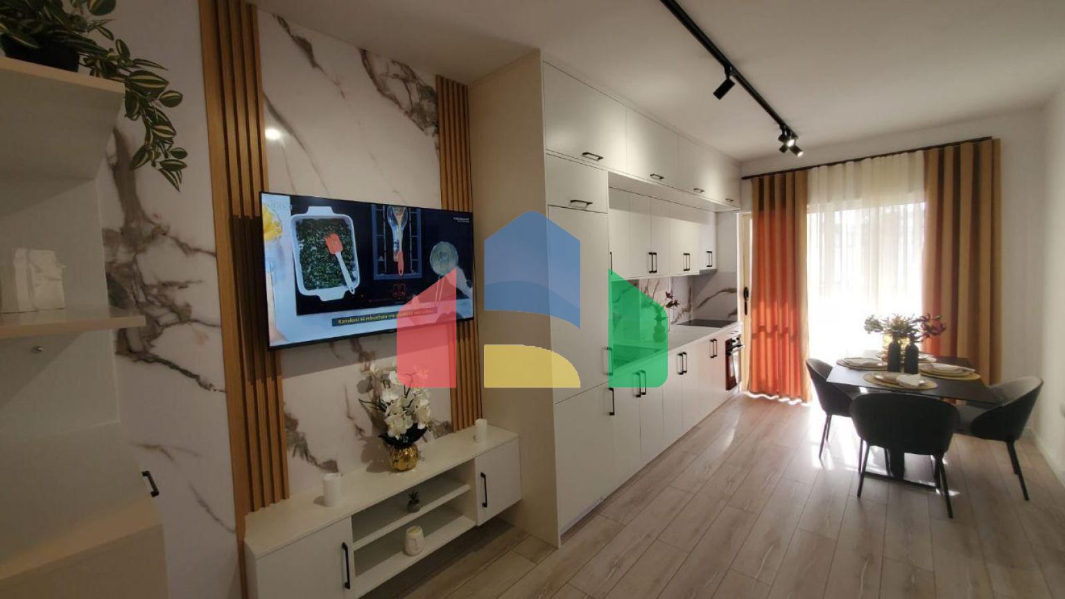 1+1 с ремонтом, р-н Пляж, 55 м.кв