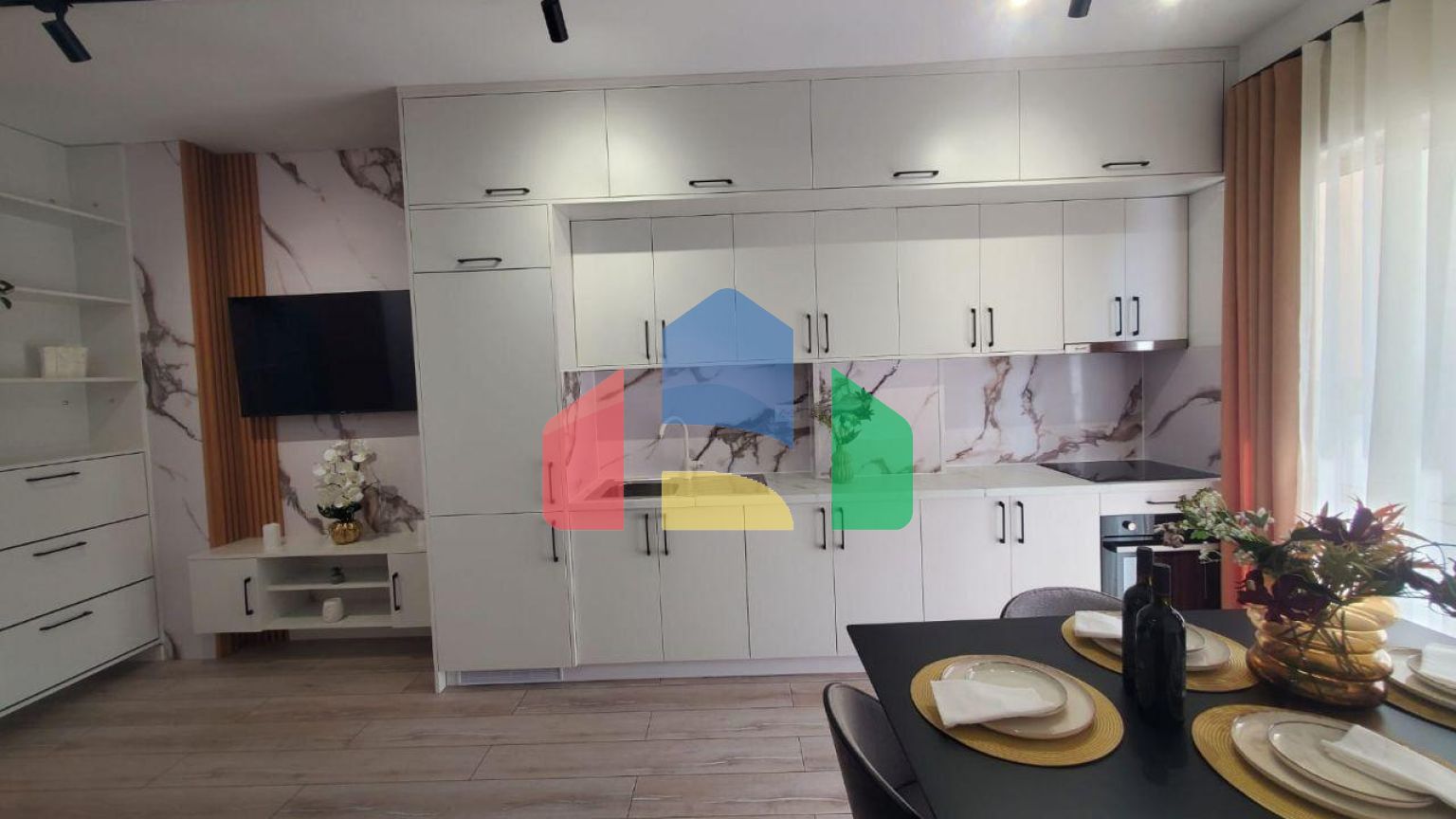 1+1 с ремонтом, р-н Пляж, 55 м.кв