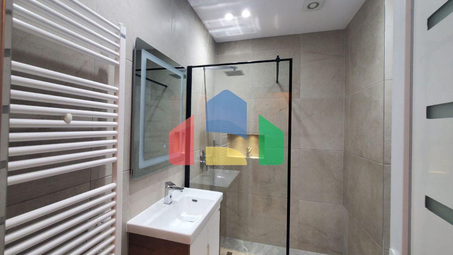 1+1 с ремонтом, р-н Пляж, 55 м.кв