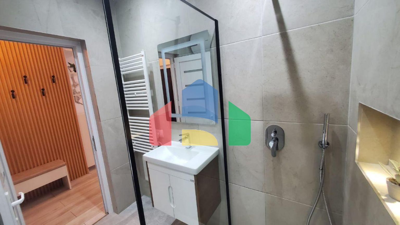 1+1 с ремонтом, р-н Пляж, 55 м.кв