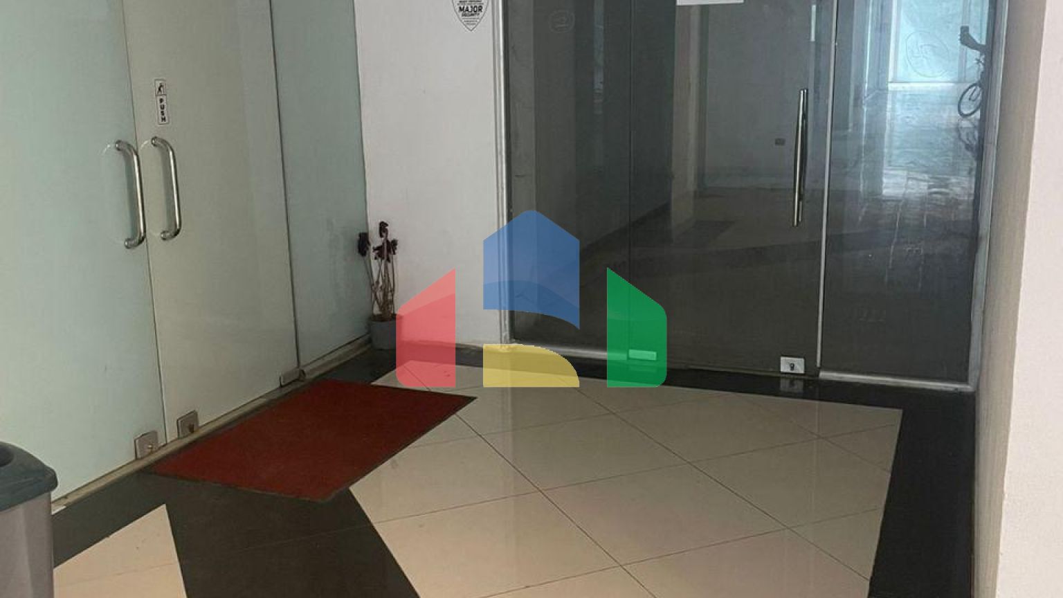 Коммерческое помещение, Центр р-н Globe, 34 м.кв